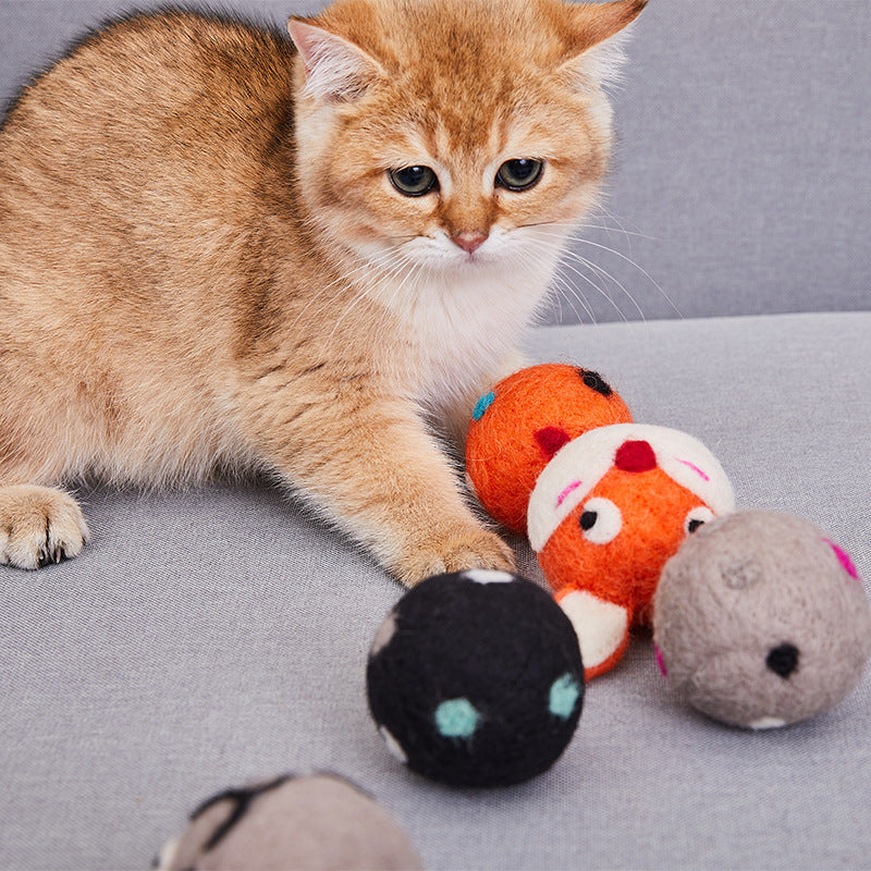 Interactive Felt Cat Toy Ball